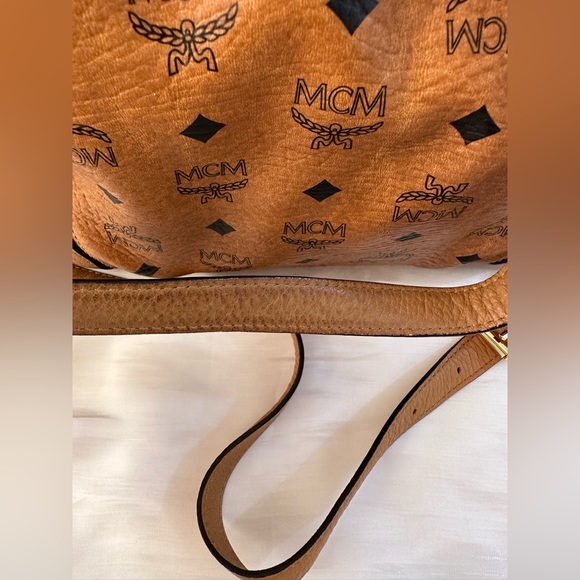 𝙈𝘾𝙈 𝙑𝙞𝙨𝙚𝙩𝙤𝙨 𝙎𝙩𝙪𝙙𝙙𝙚𝙙 𝙈𝙚𝙙𝙞𝙪𝙢 𝙀𝙨𝙨𝙚𝙣𝙩𝙞𝙖𝙡𝙨 - Picture 15 of 16